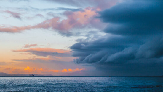Beautiful,Colorful,Sky,With,Approaching,Storm